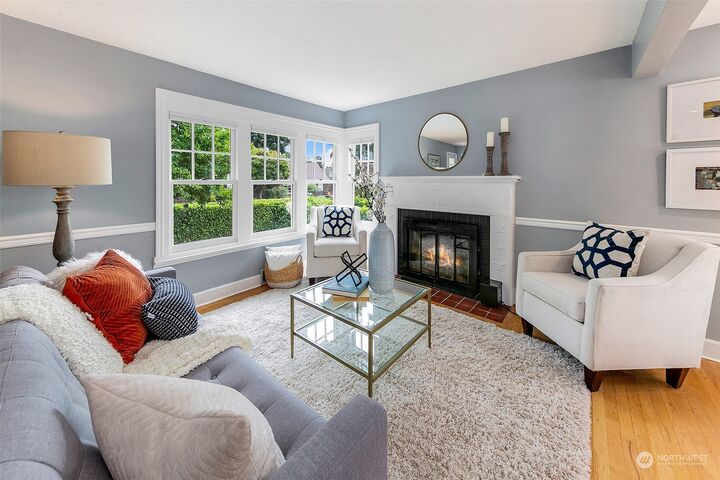 Property Photo: 7409 55th Avenue NE WA 98115