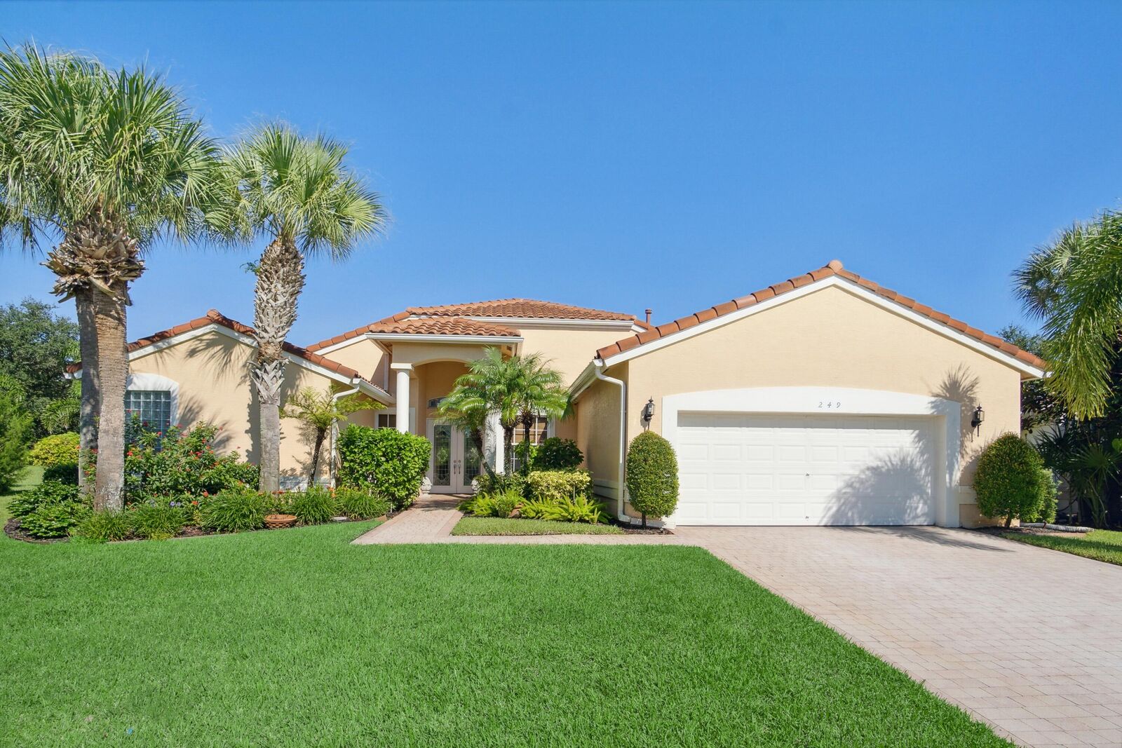 Property Photo:  249 NW Liseron Way  FL 34986 