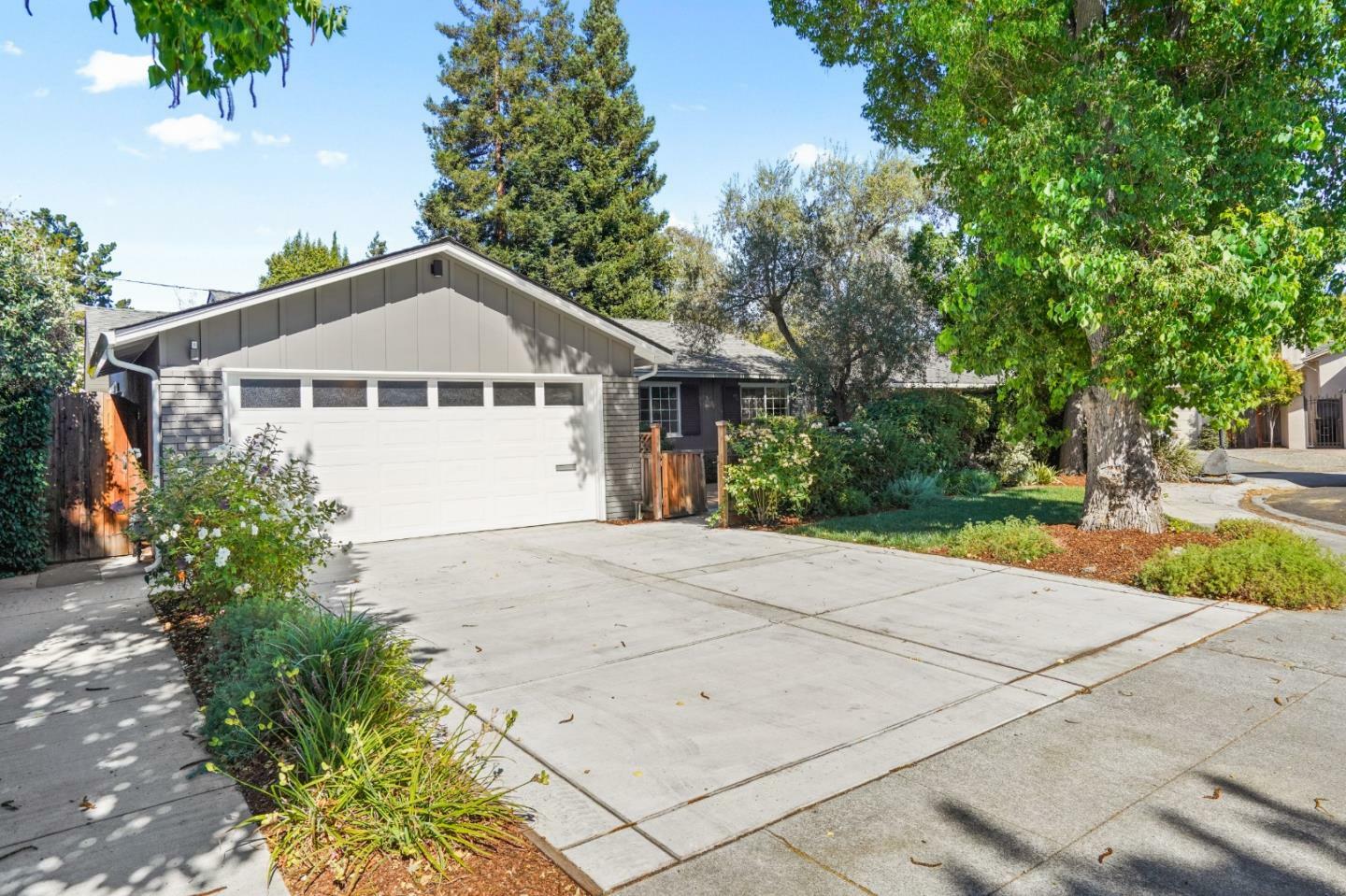 Property Photo:  2477 Aztec Way  CA 94303 