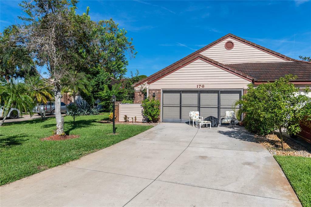 Property Photo: 176 Palm Sparrow Court FL 32119