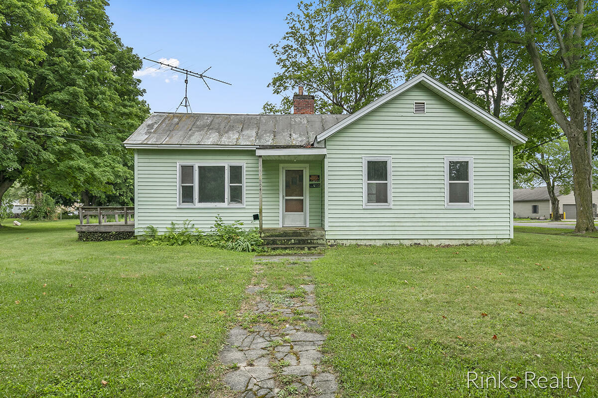 204 E Grant Street  Sheridan MI 48884 photo