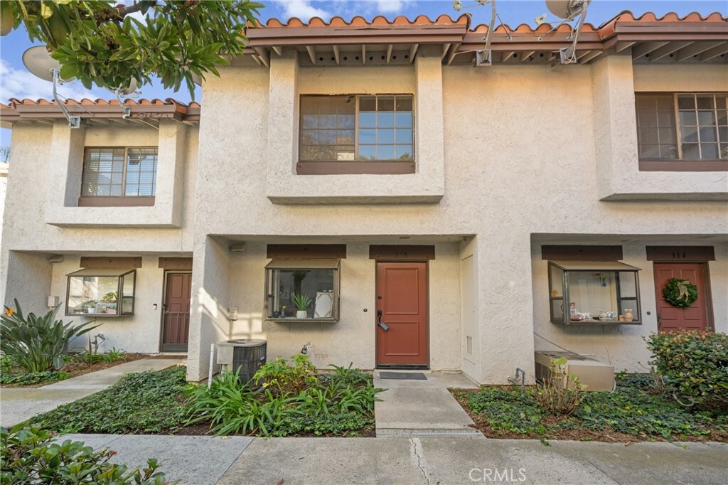 Property Photo: 316 Maui Drive CA 92870