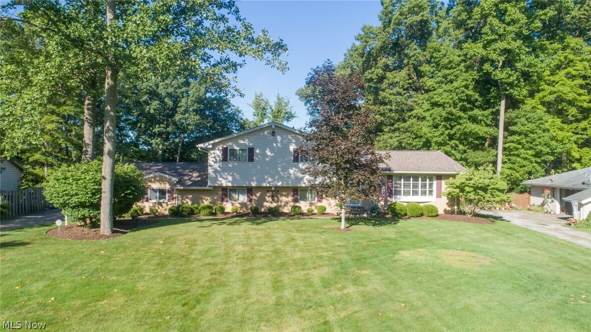 Property Photo:  8894 Cranberry Ridge Drive  OH 44147 