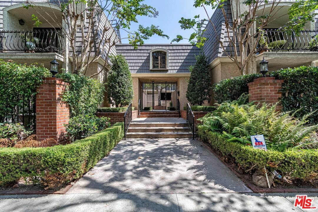 624 1/2  Wilcox Ave  Los Angeles CA 90004 photo