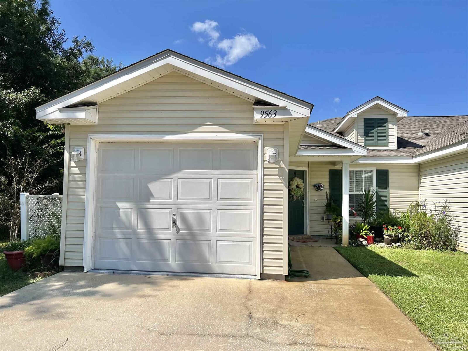 Property Photo:  9563 Cobblebrook Dr  FL 32506 