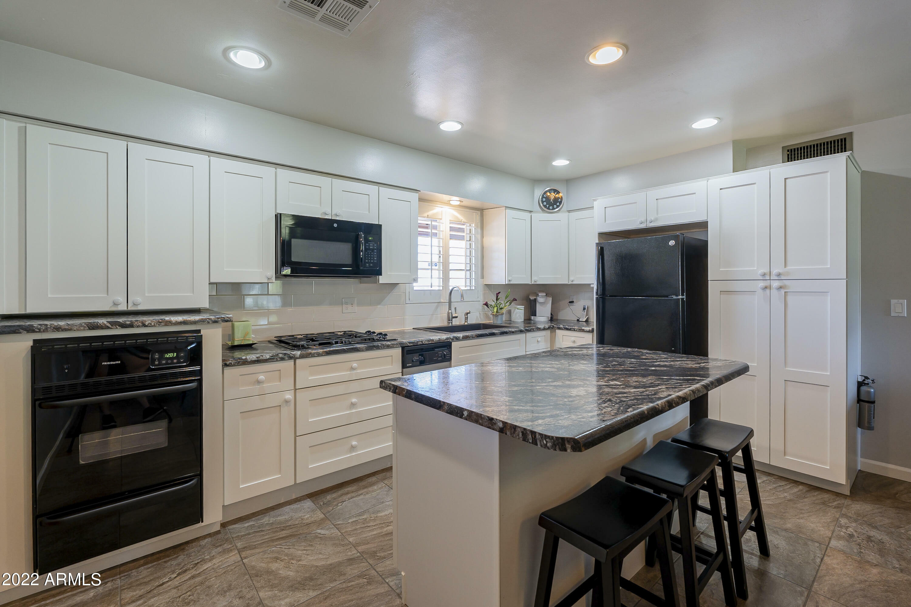 Property Photo:  2027 W Montebello Avenue  AZ 85015 