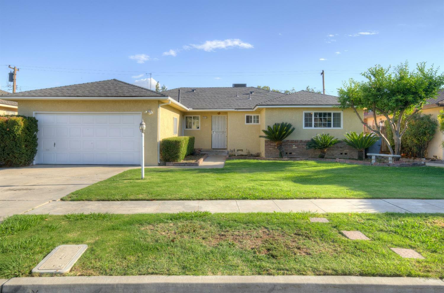 Property Photo:  627 E Roberts Avenue  CA 93710 