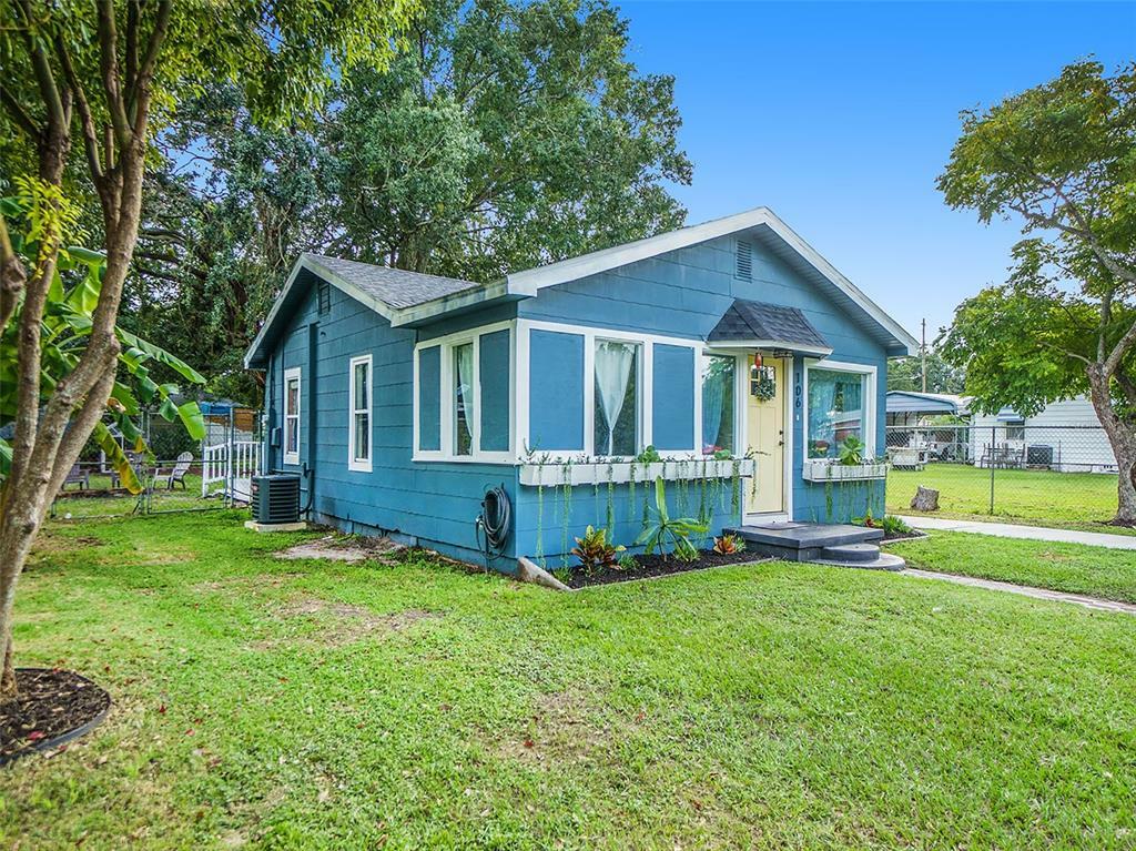 Property Photo: 106 Canal Street FL 33823