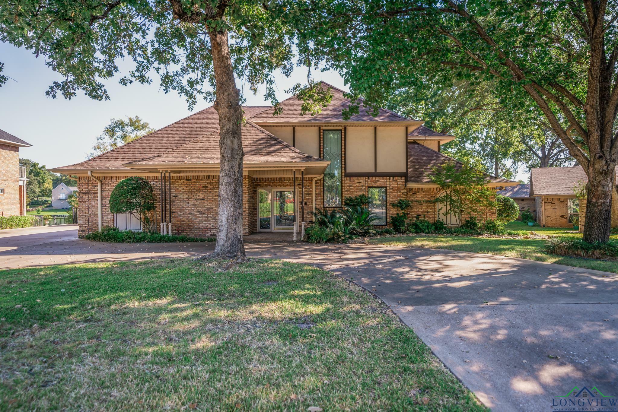 Property Photo:  1400 Meandering Way  TX 75604 