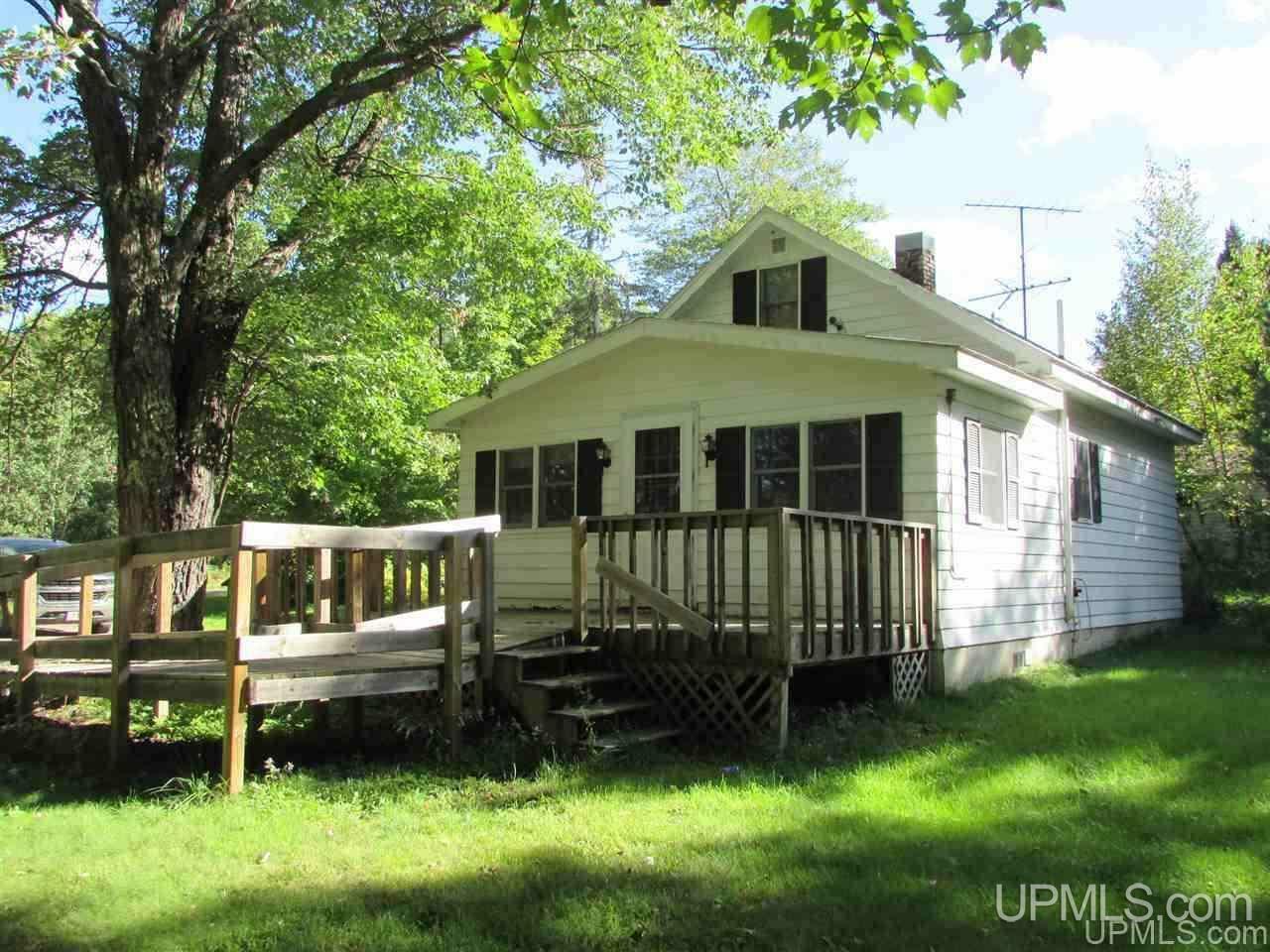 Property Photo:  25122 Howes Rd  MI 49919 