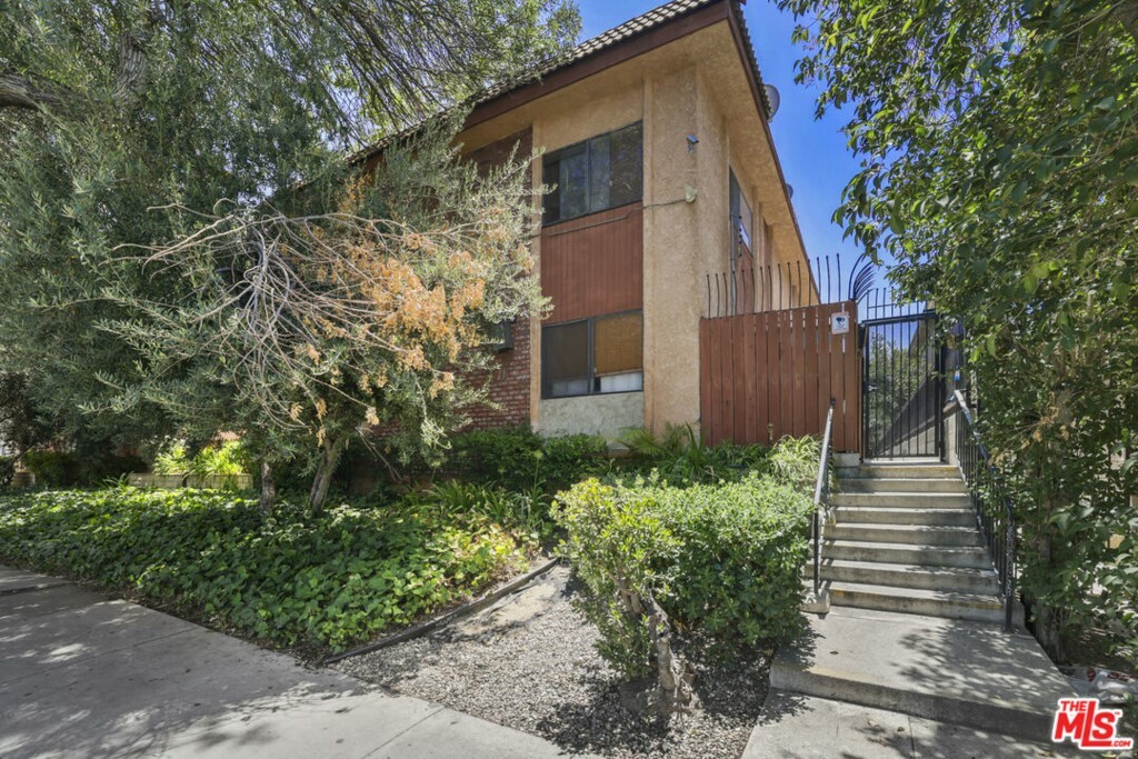 Property Photo:  21900 Roscoe Boulevard 15  CA 91304 