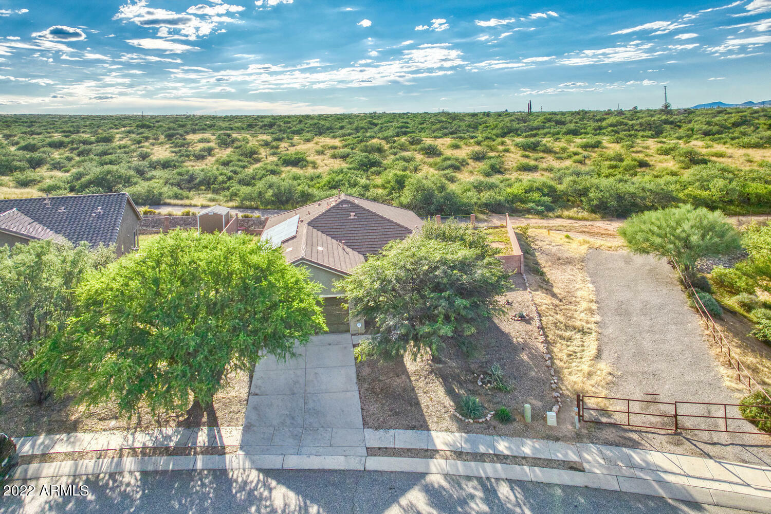 Property Photo:  2082 W Cave Cotton Loop  AZ 85602 