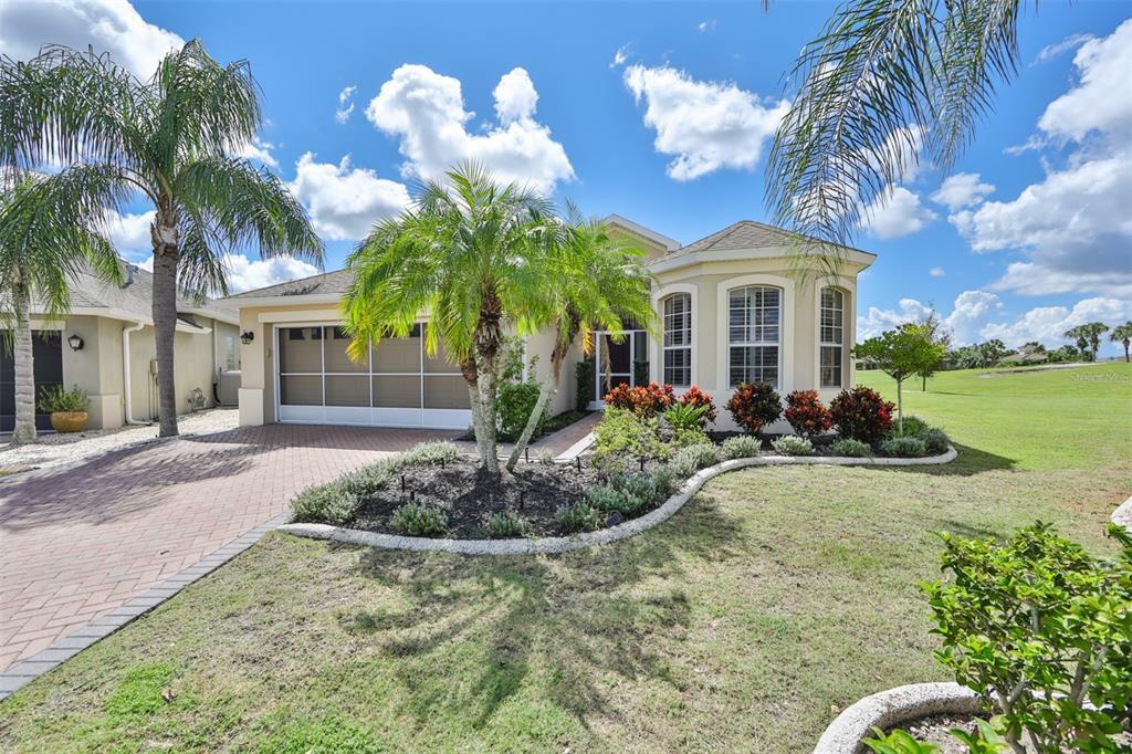 Property Photo:  402 Grand Chateaux Way  FL 33573 