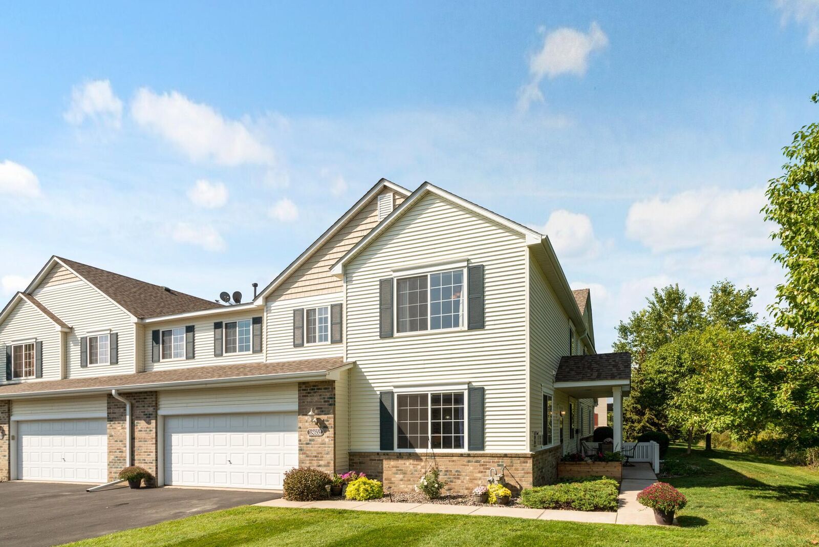 Property Photo:  18652 97th Place N 903  MN 55311 