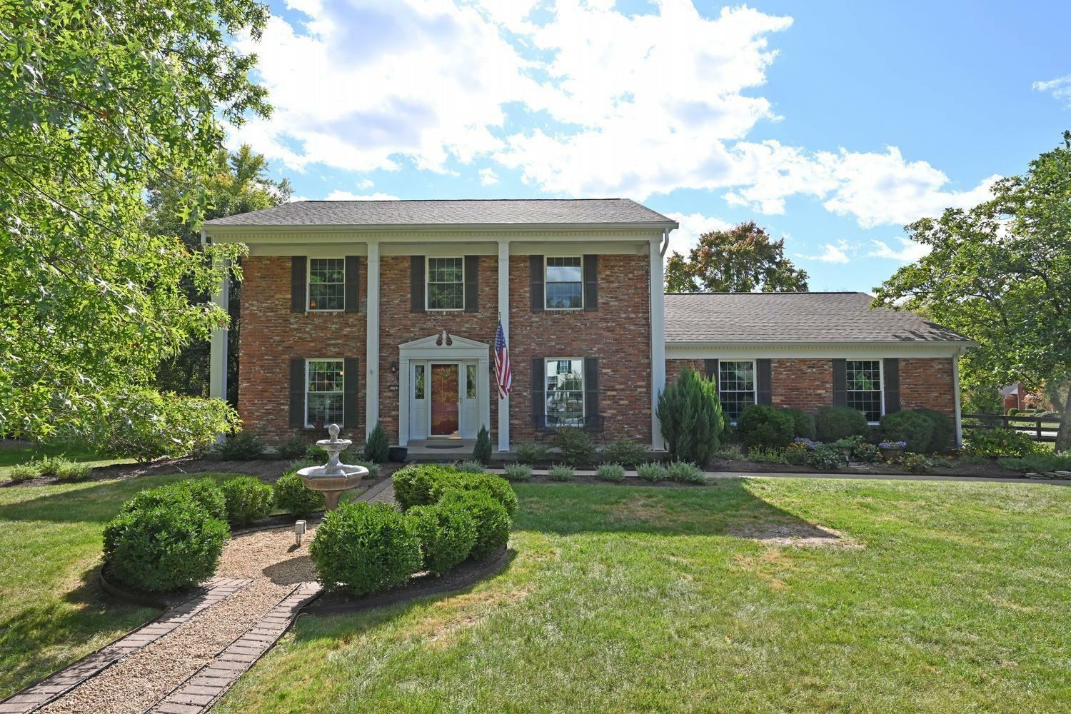 Property Photo: 2723 Montchateau Dr OH 45244