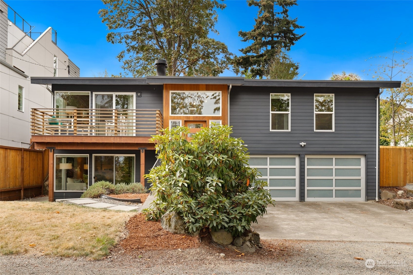 Property Photo:  3011 Harris Place S  WA 98144 