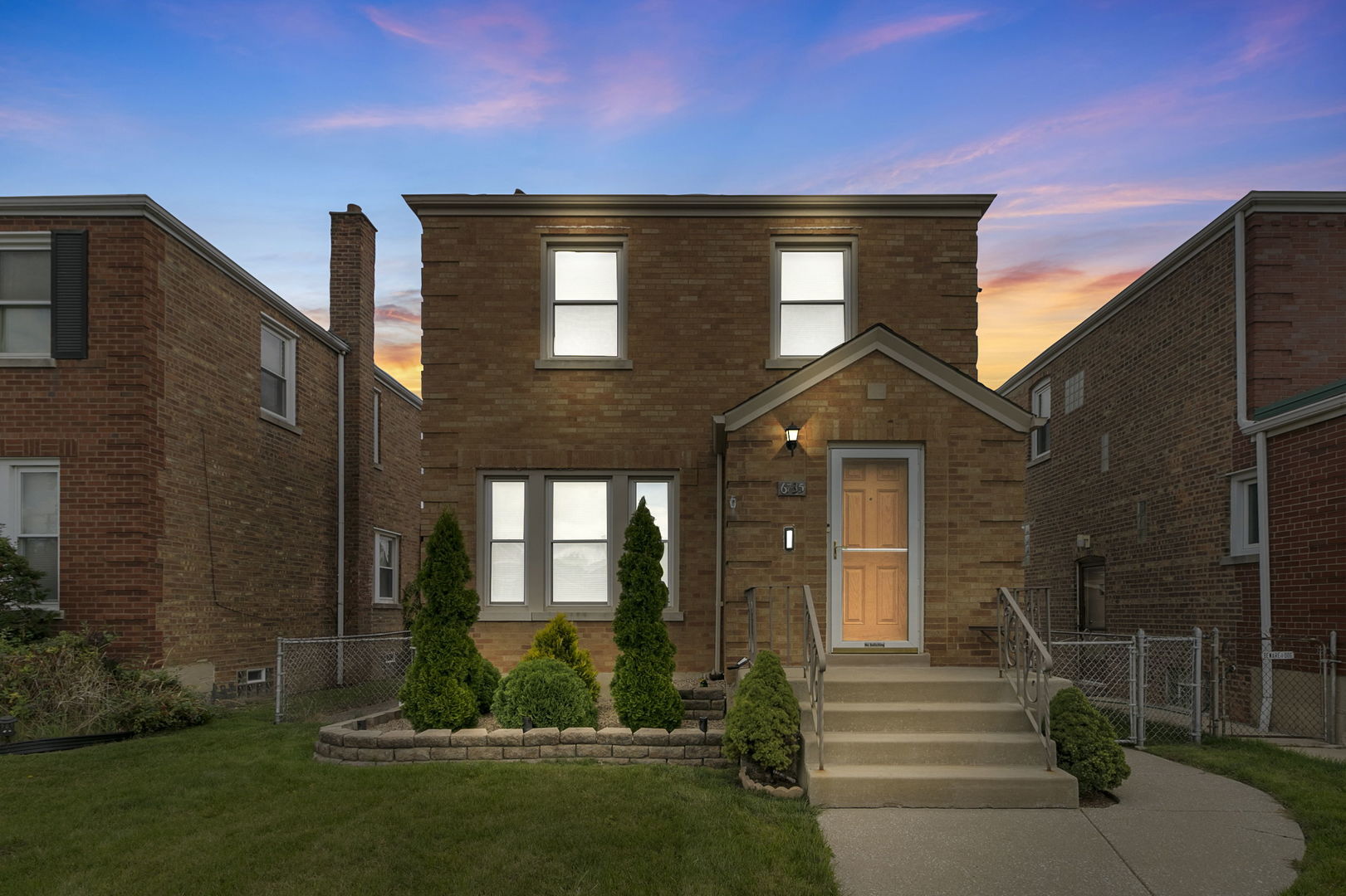 Property Photo:  6735 S Kolmar Avenue  IL 60629 