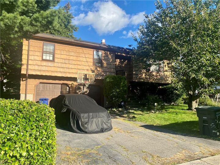 30 Williamsburg Road  Bridgeport CT 06606 photo