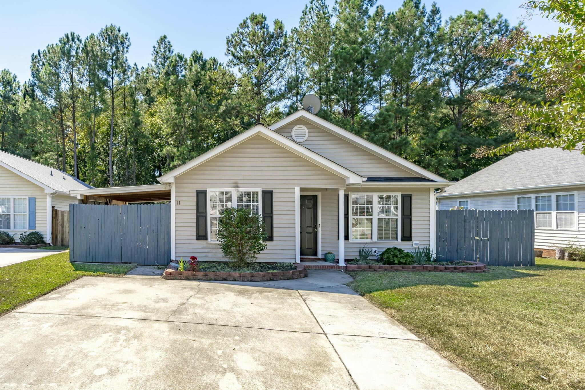 Property Photo:  11 Yorkfield Court  NC 27713 