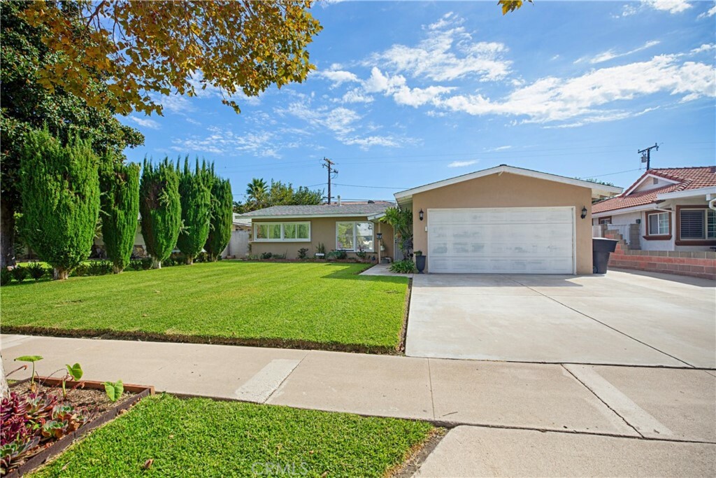 Property Photo:  1322 W Beacon Avenue  CA 92802 