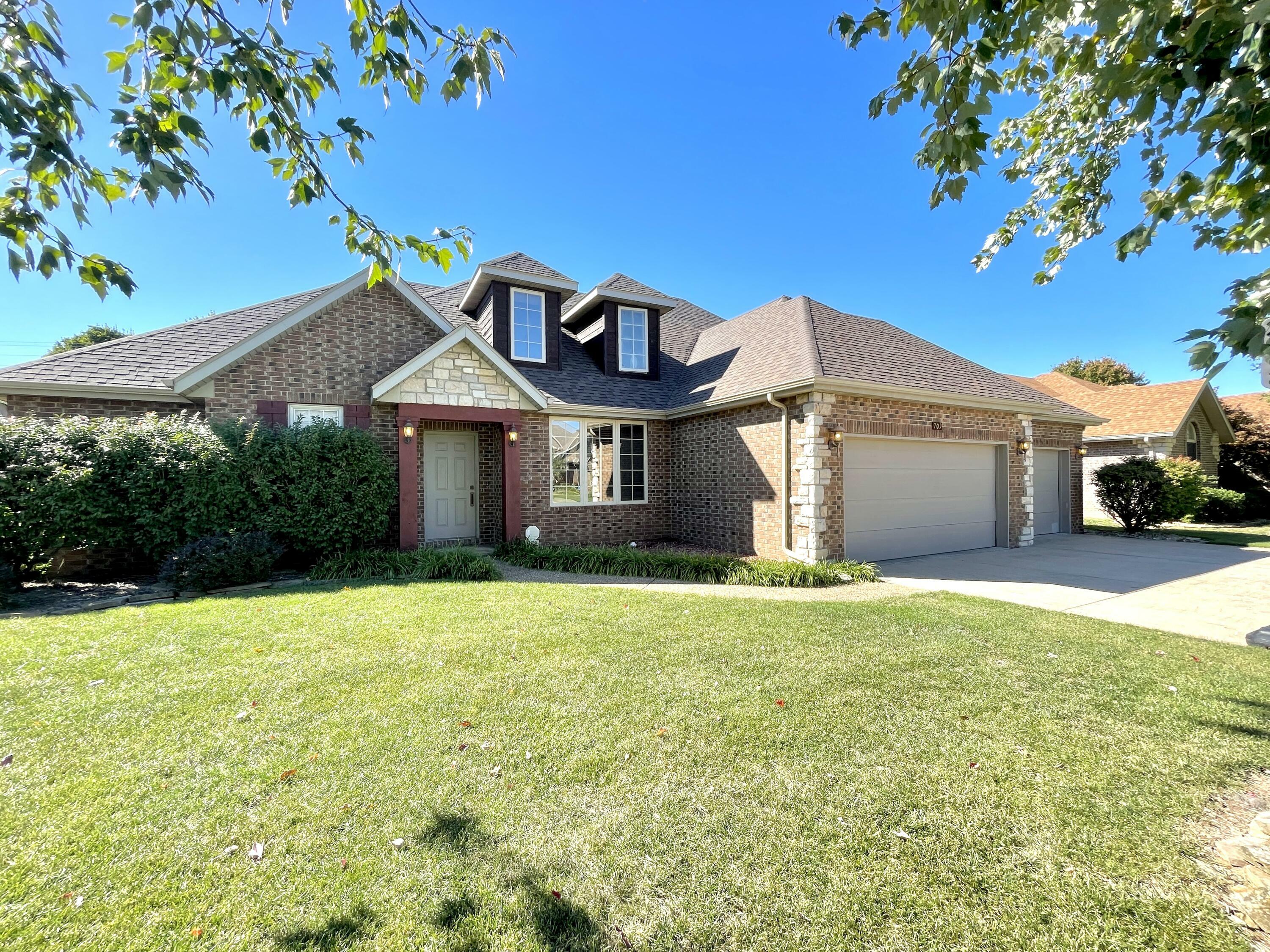 Property Photo: 709 N Milton Drive MO 65714