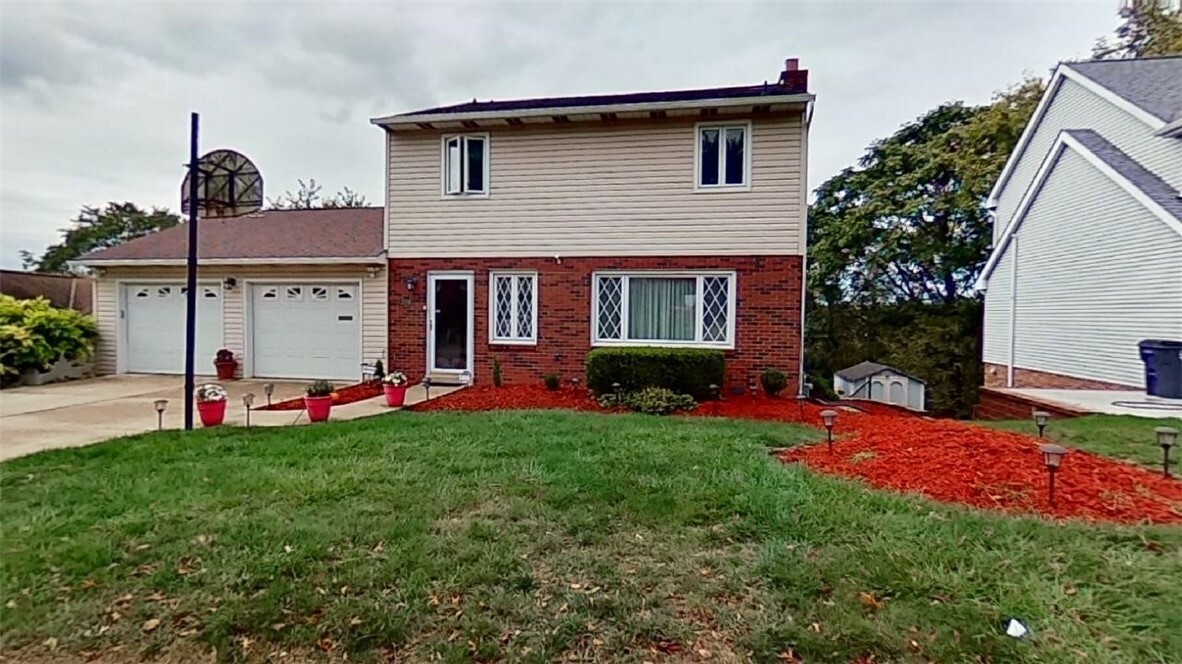 Property Photo:  2046 Swallow Hill Ct  PA 15220 