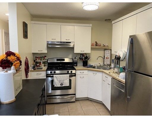 Property Photo:  34 Newhall St 403  MA 01852 