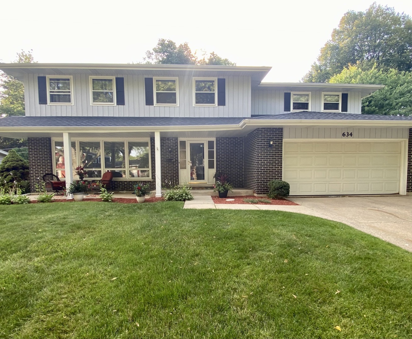 634 N Greenwood Drive  Palatine IL 60074 photo