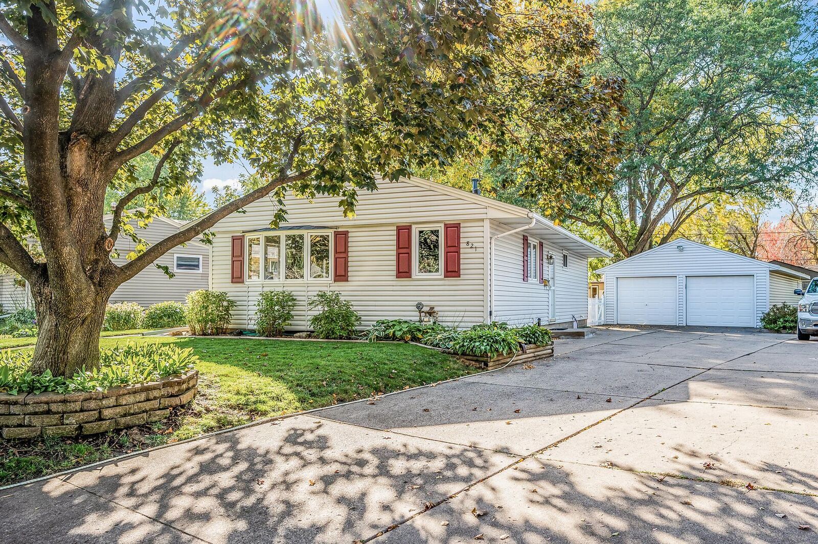 Property Photo:  821 21st Avenue N  MN 55075 