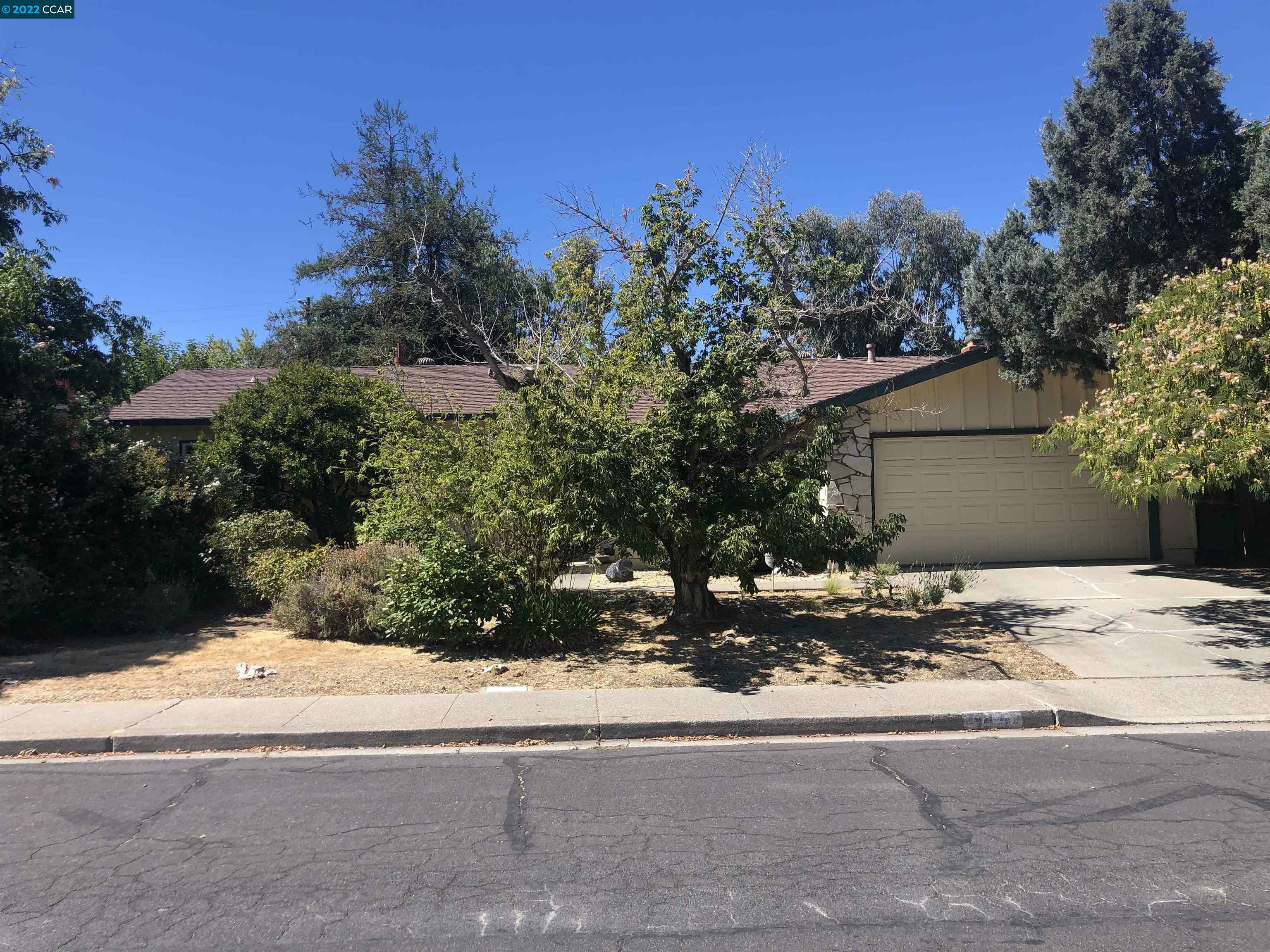 Property Photo:  915 Dartmouth Way  CA 94518 