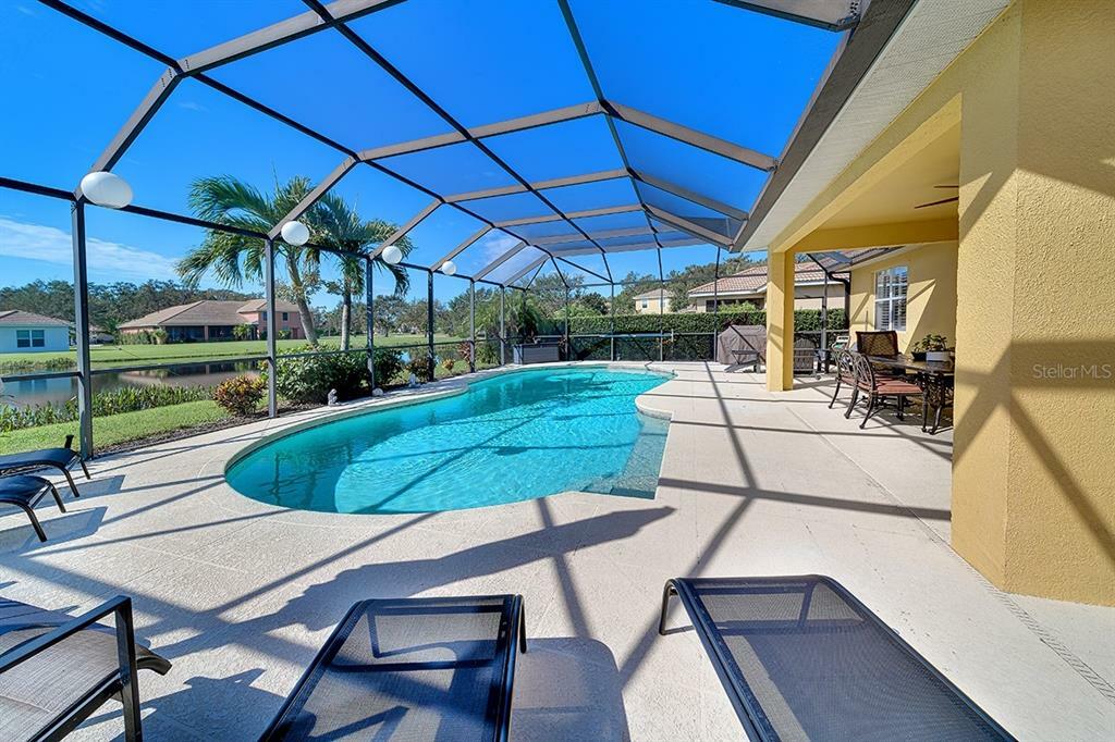 Property Photo: 9010 Kingsbury Place FL 34212