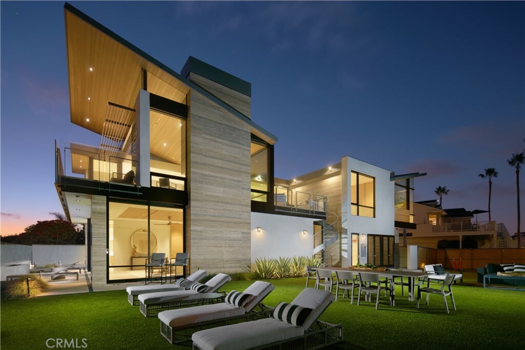 Property Photo: 2168 E Oceanfront CA 92661