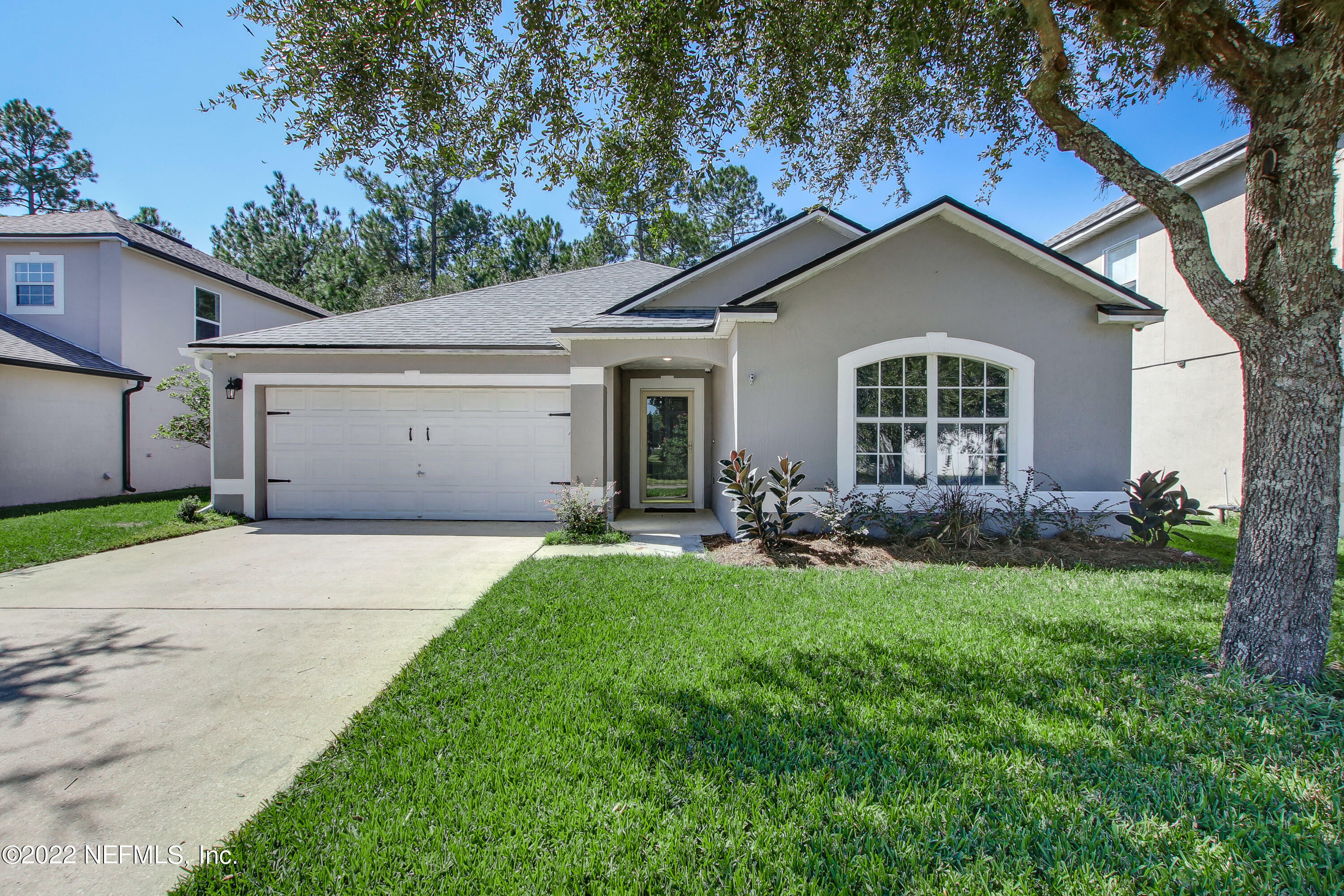 Property Photo:  76253 Long Leaf Loop  FL 32097 