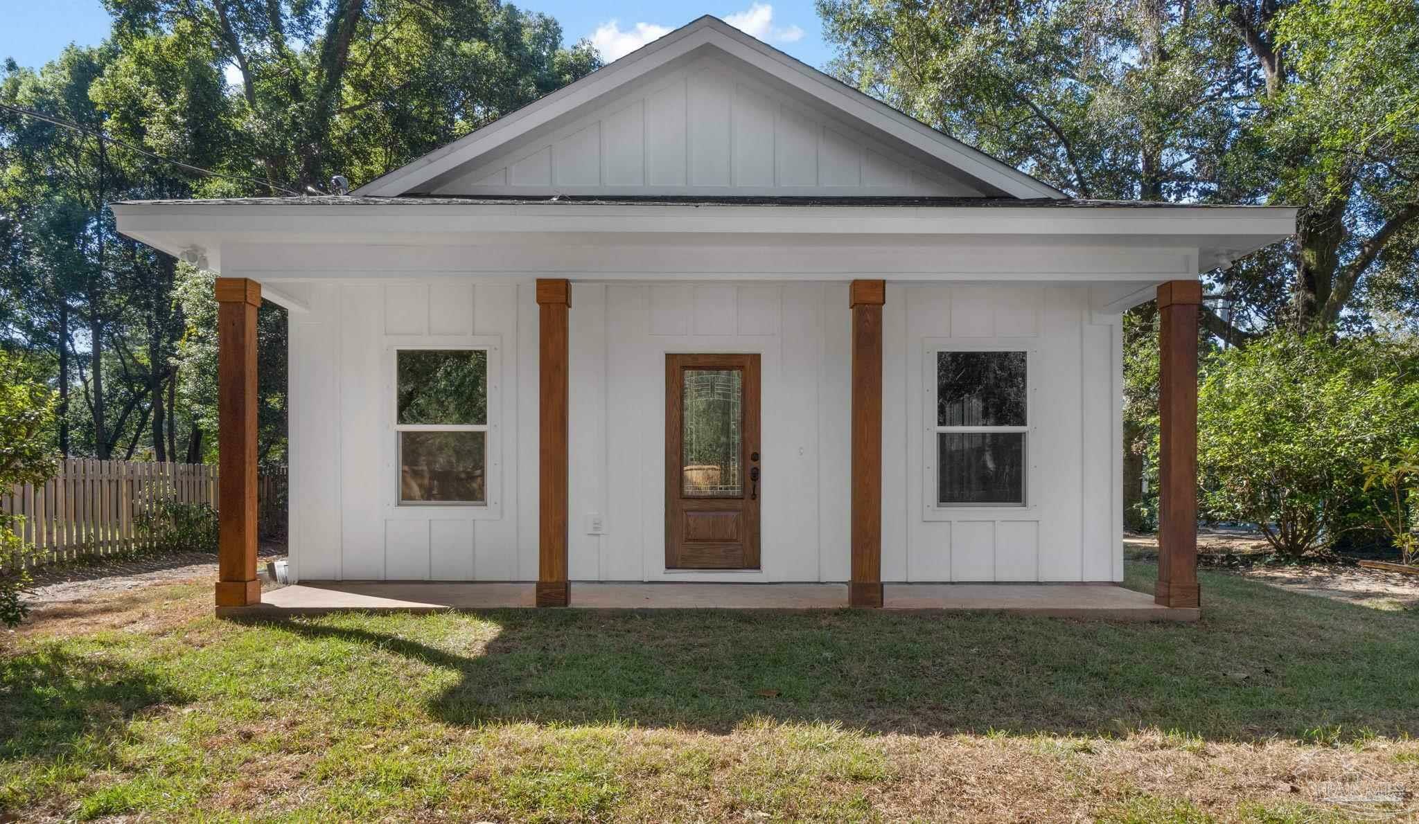 Property Photo:  4336 Melton Rd  FL 32583 