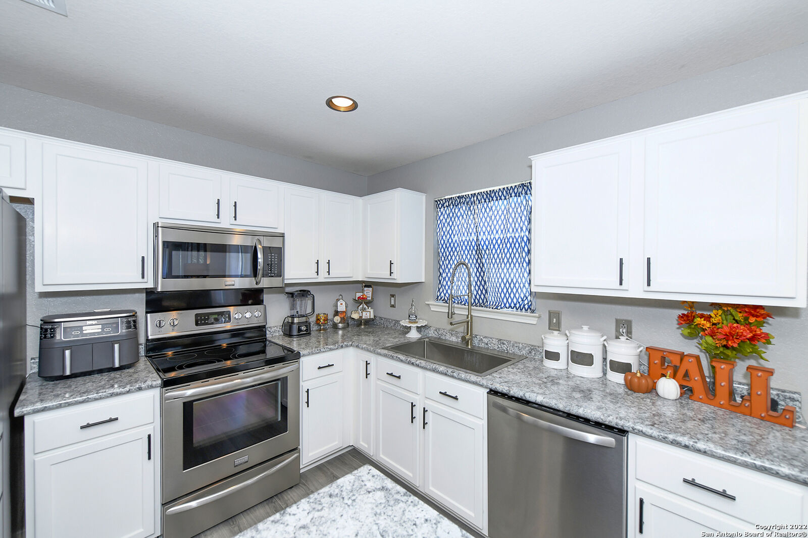 Property Photo:  11802 Basil Grass  TX 78245 