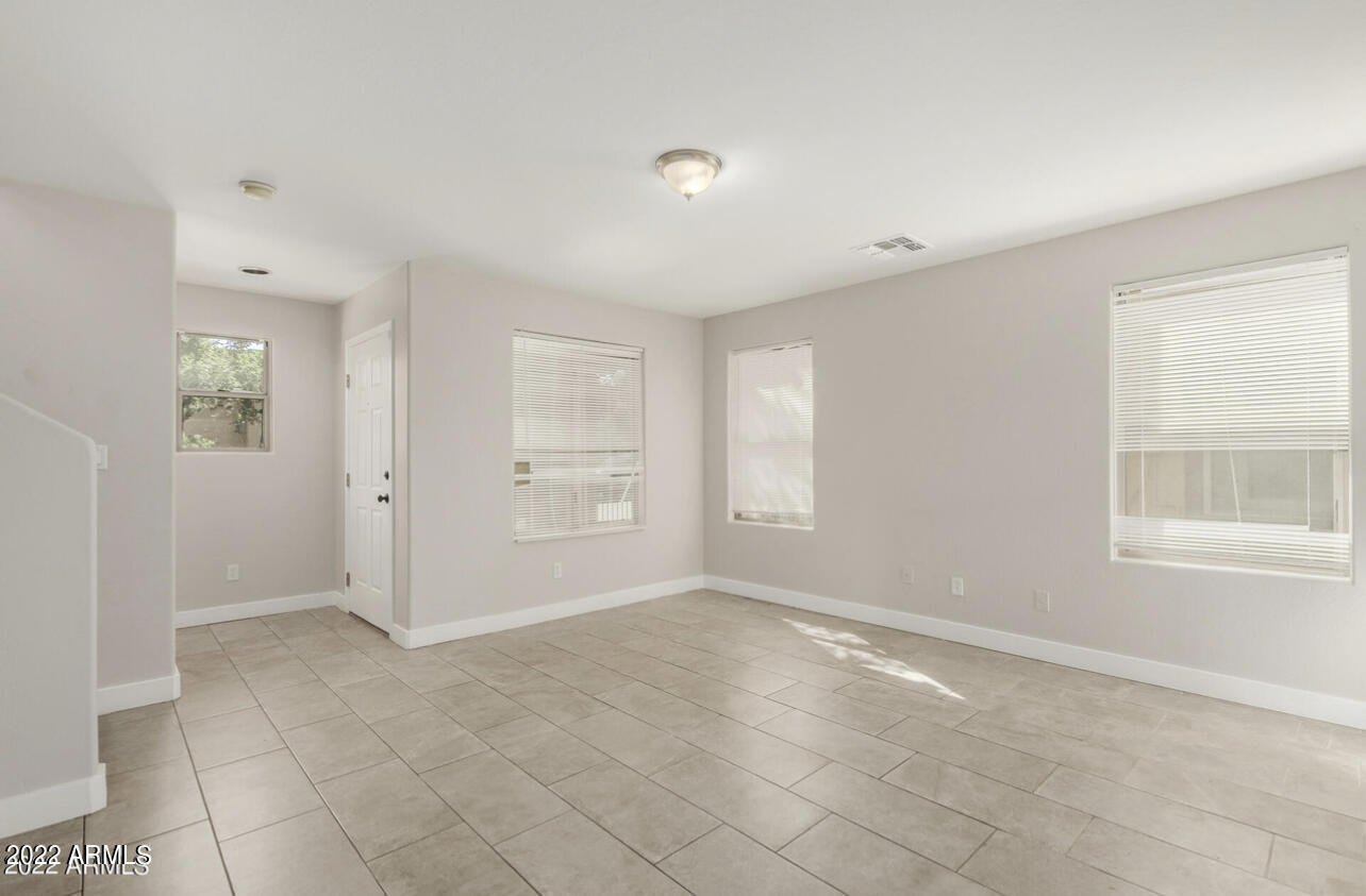 Property Photo: 7954 W Willetta Street AZ 85043