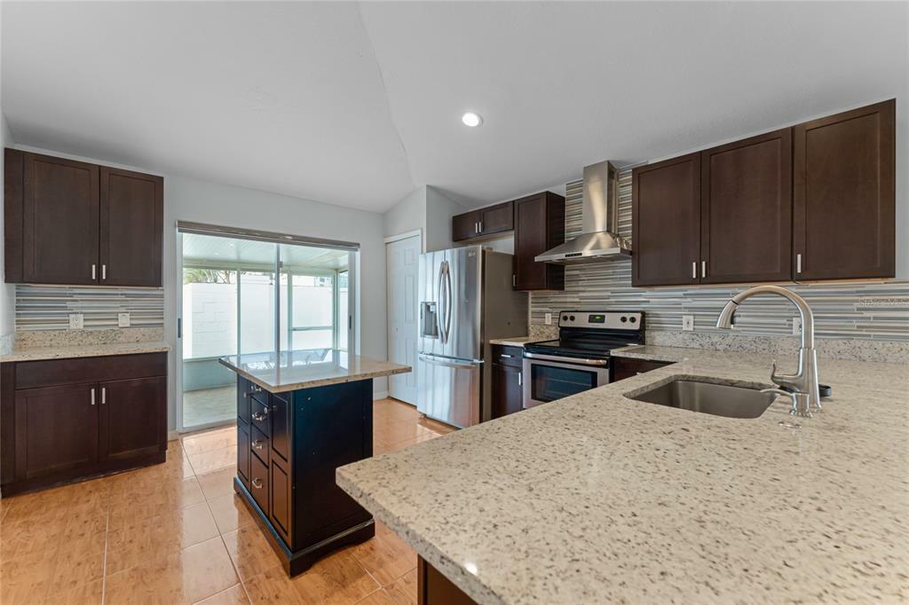 Property Photo:  7500 Harbor Bend Circle  FL 32822 