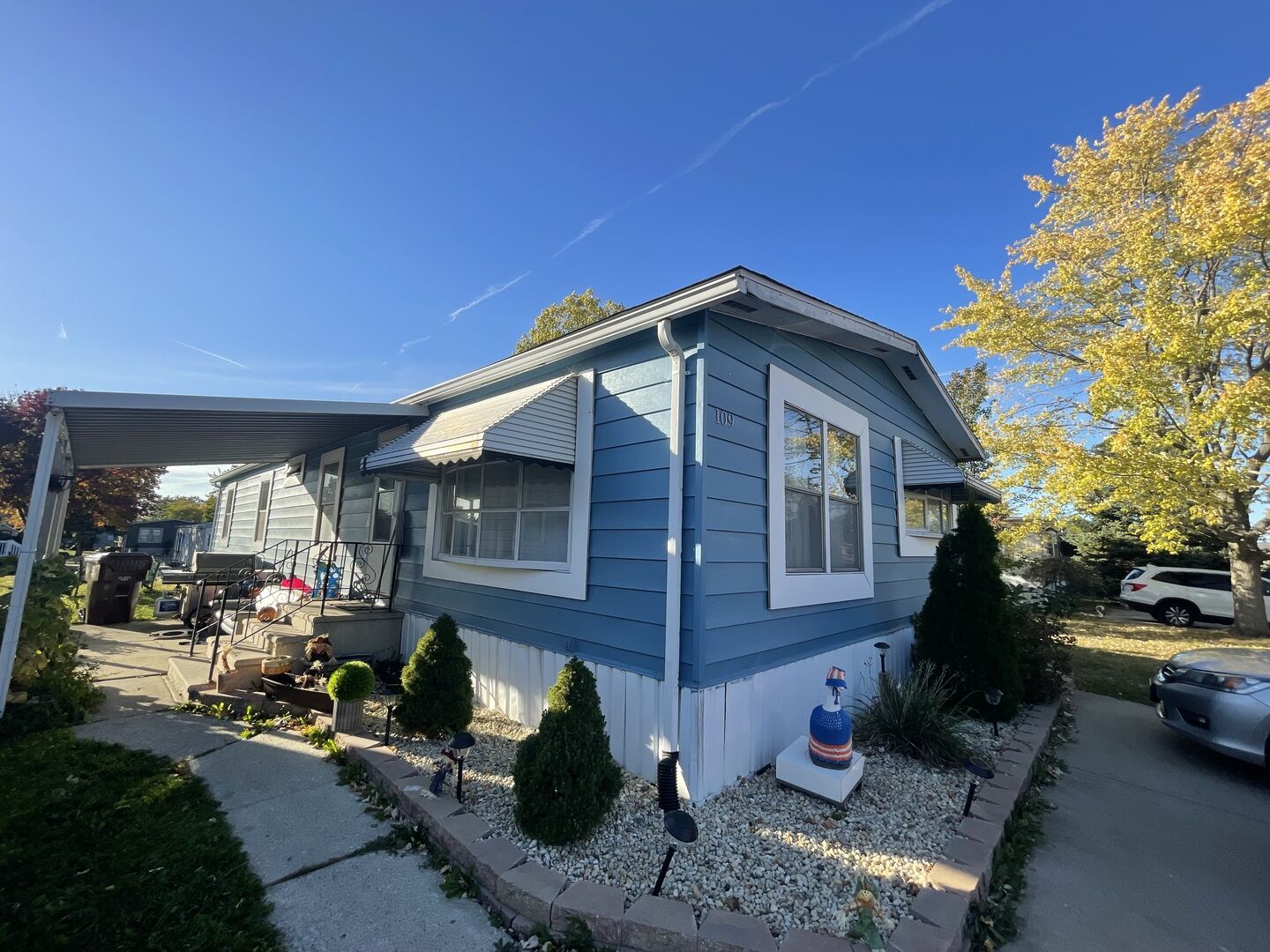 Property Photo: 109 Huntsbridge Rd Avenue IL 60443