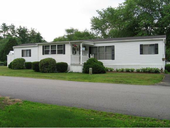 Property Photo: 45 King'S Row NH 03234