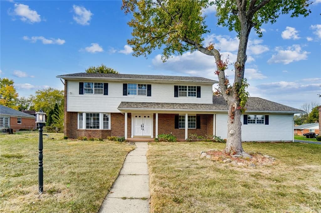 Property Photo: 5807 Lynnaway Drive OH 45415