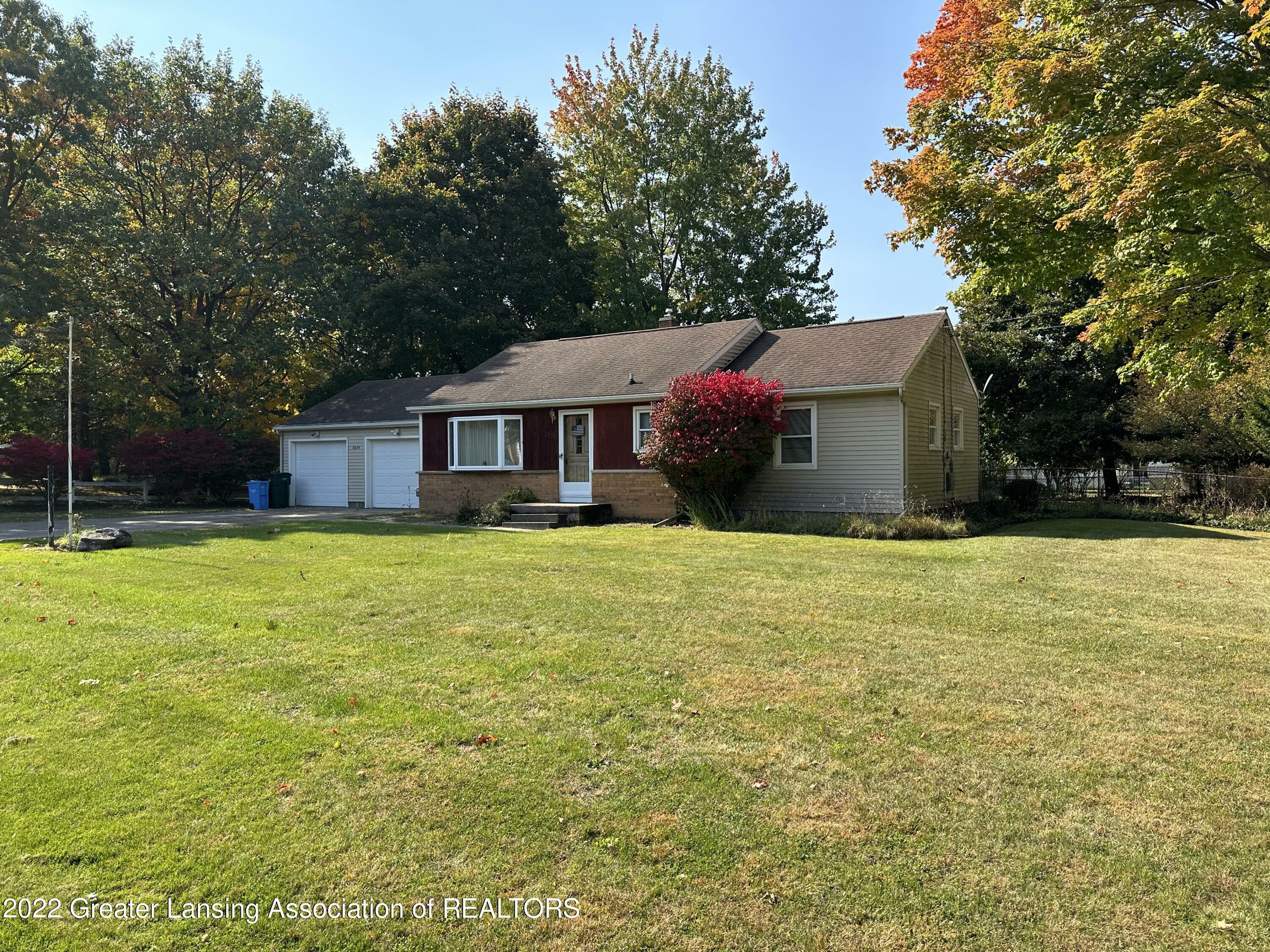 Property Photo:  3034 Manley Drive  MI 48910 