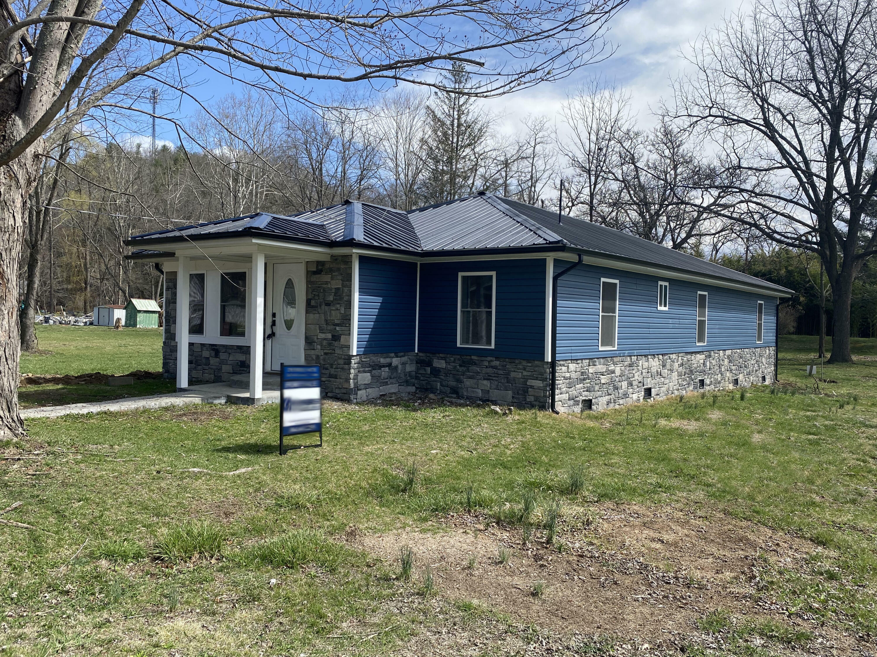 Property Photo:  220 Central Ave  WV 24986 