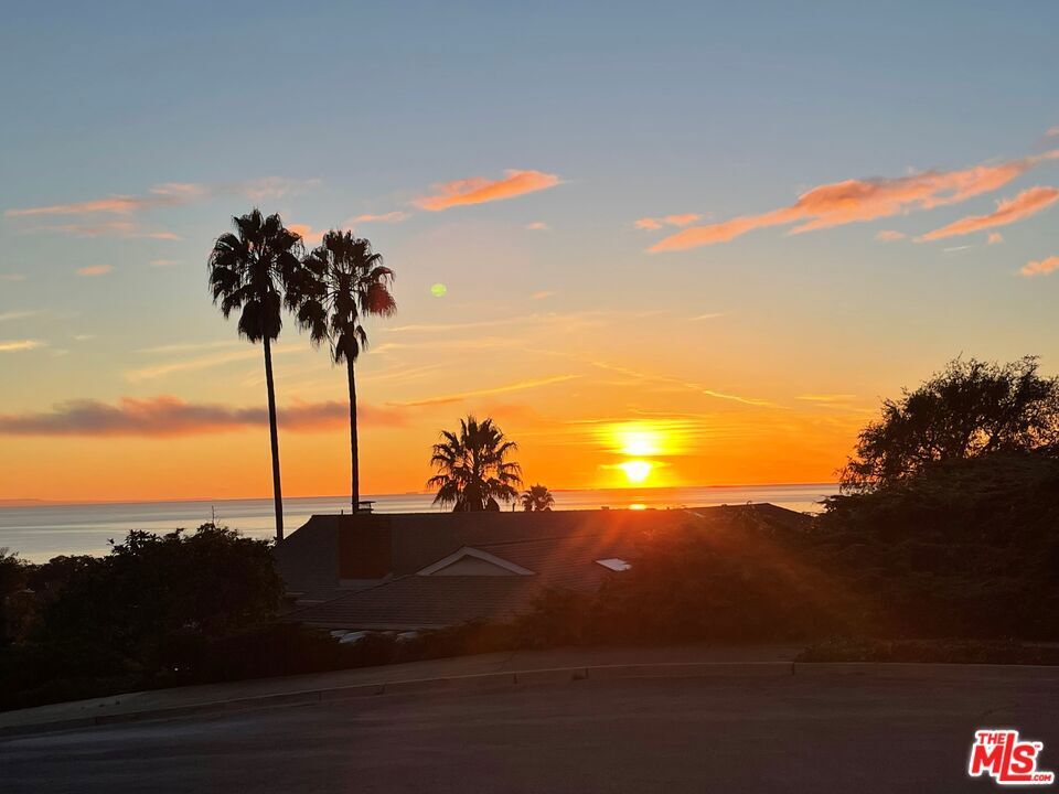 Property Photo: 646 Calle Del Oro CA 93109