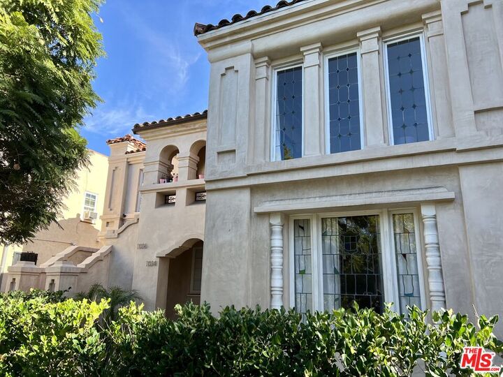 1014   Meadowbrook Ave  Los Angeles CA 90019 photo