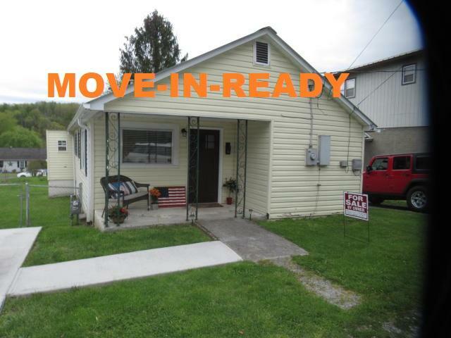 Property Photo: 803 Pocahontas Ave WV 24970