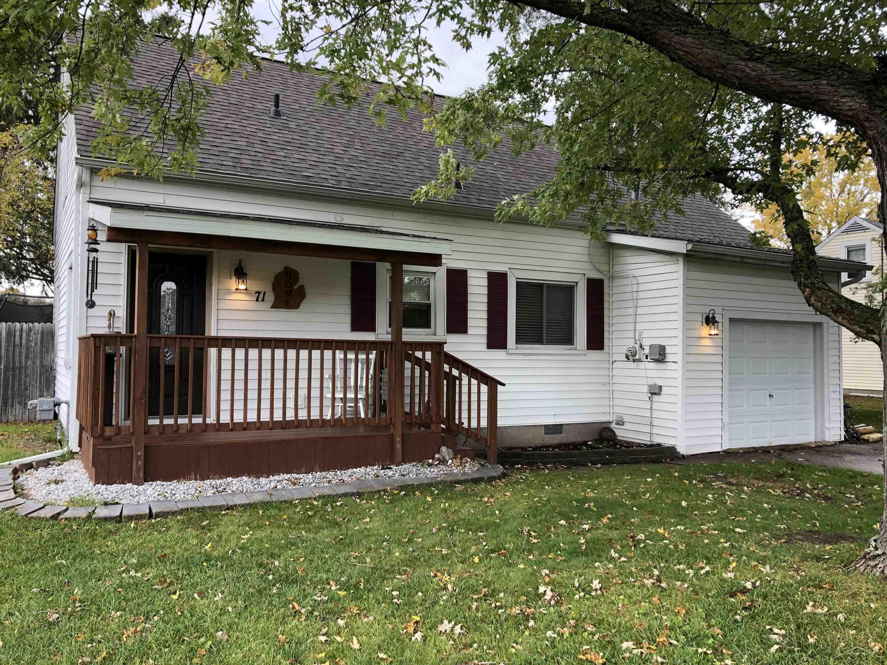 Property Photo:  71 E Stark Dr  MI 48609 