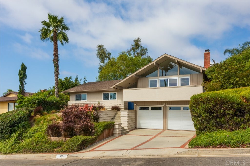 Property Photo:  403 Avenida San Carlos  CA 92672 