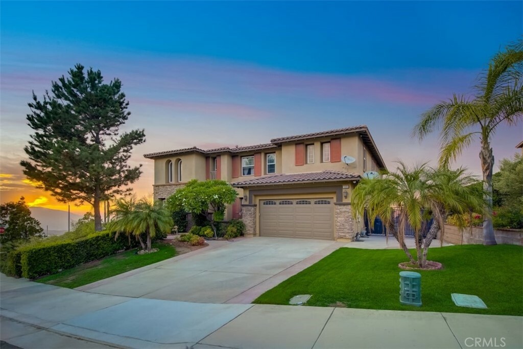 Property Photo:  16856 Ridge Cliff Drive  CA 92503 