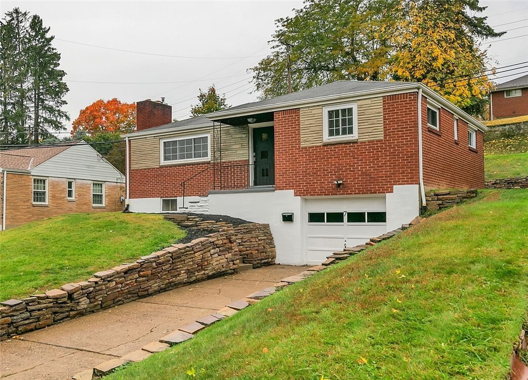 Property Photo:  7 Cypress Dr  PA 15106 