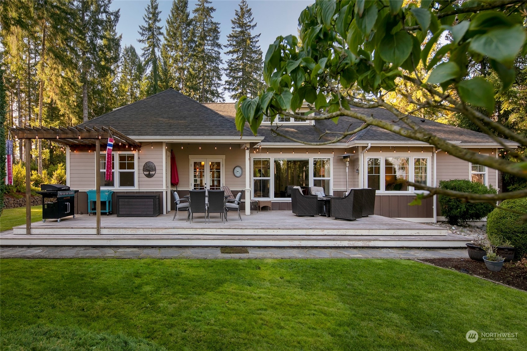 Property Photo:  60 E Manzanita Court  WA 98592 